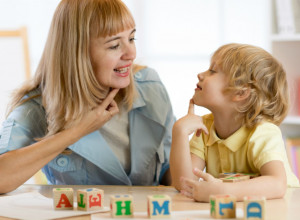 Занятия с логопедом